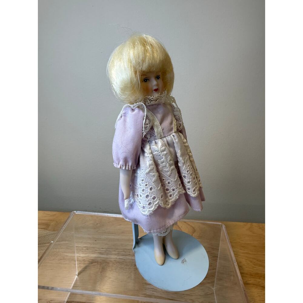 Vintage Collectible Doll Light Purple Victorian-style Dress w White Lace - Picture 2 of 10